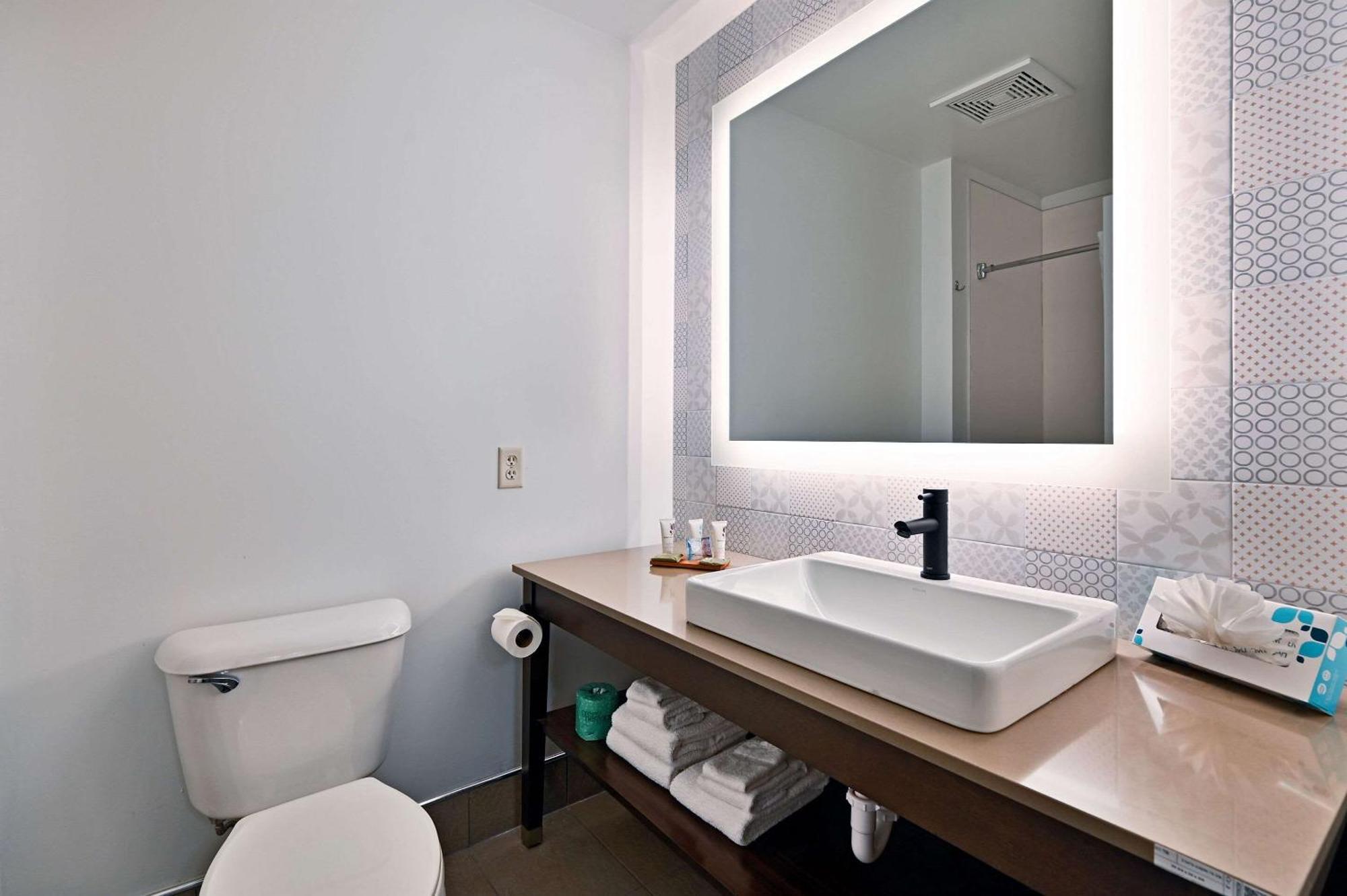 Country Inn & Suites By Radisson, Bloomington-Normal Airport, Il Zewnętrze zdjęcie