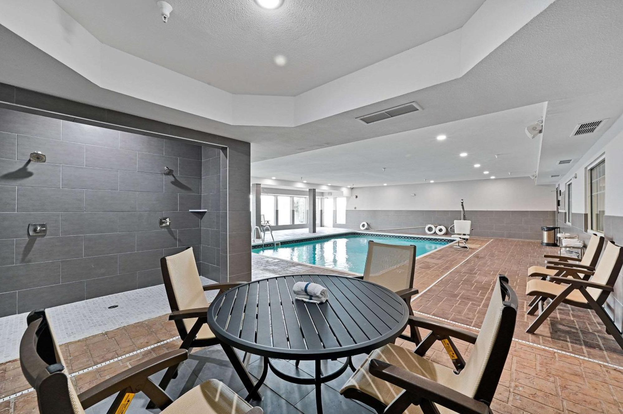 Country Inn & Suites By Radisson, Bloomington-Normal Airport, Il Zewnętrze zdjęcie